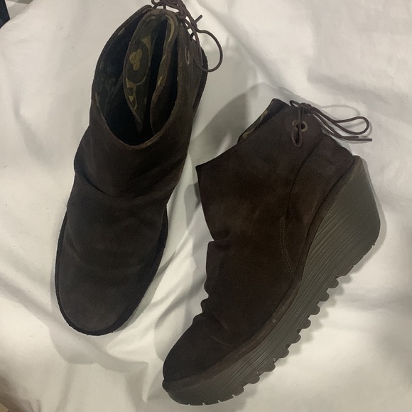 FLY London Brown Suede Ankle Boots Tie Yebi - Picture 1 of 8